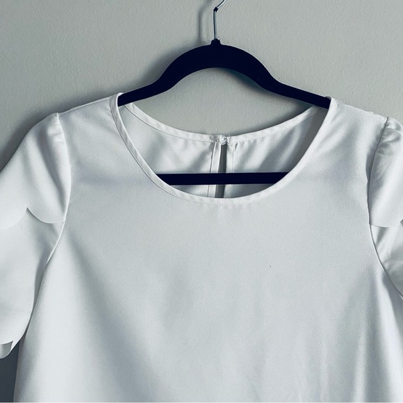 SHEIN Women's White Scalloped Short Sleeve Shirt Blouse Top Size Medium - Picture 2 of 12